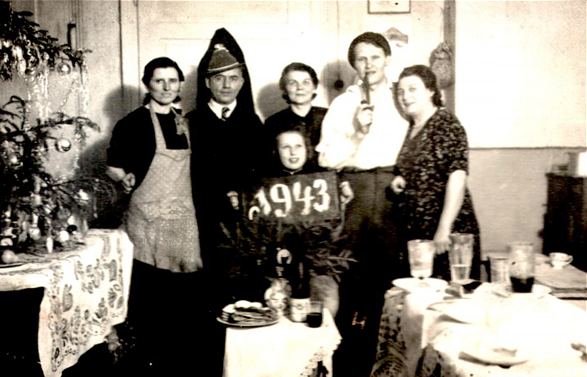 Family Hubeny somewhere in Teplice region (?), Christmas 1943, Mrs. Dojickova, Mr. Fussel, Mrs. Jarinska.
